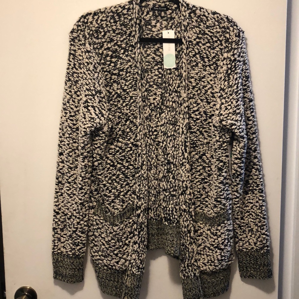 Double pocket cardigan